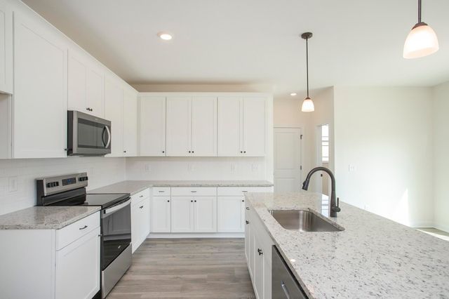5019 Salient Dr, Spring Hill, TN 37174