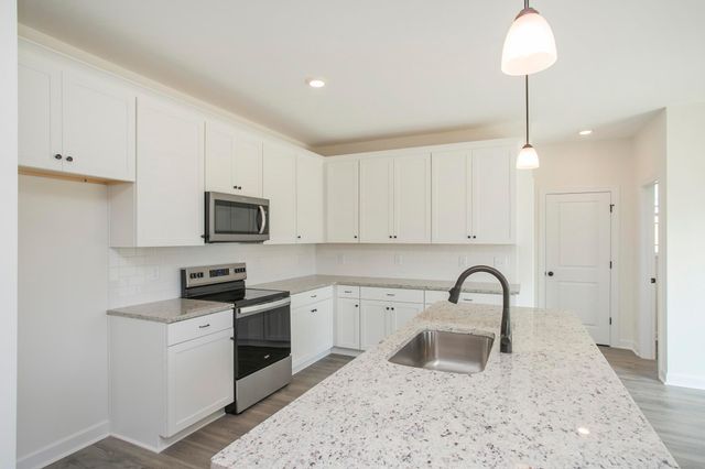 5019 Salient Dr, Spring Hill, TN 37174