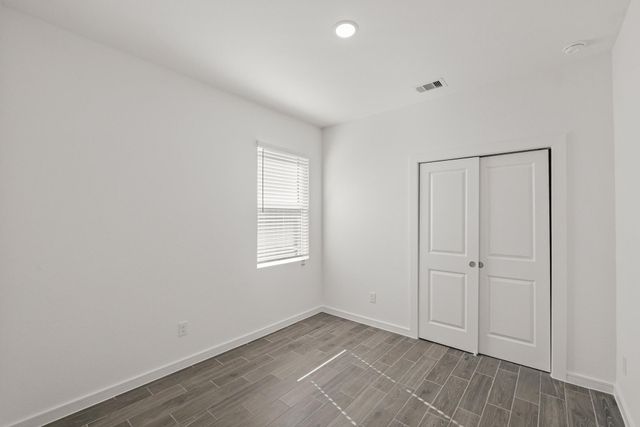 7826 Jade Crest Drive, Angleton, TX 77515