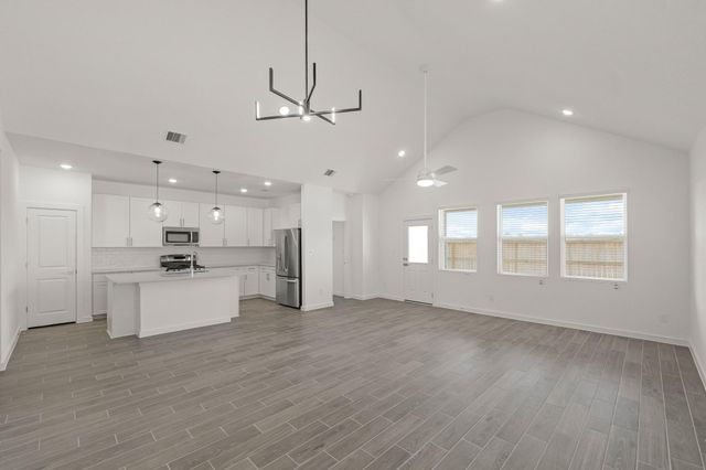 7826 Jade Crest Drive, Angleton, TX 77515