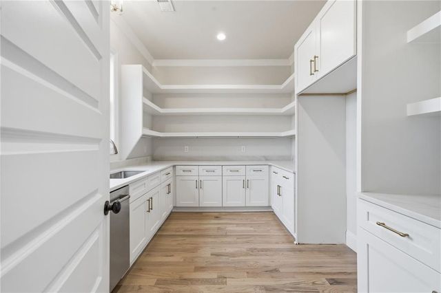 5352 Price, Gainesville, GA 30506