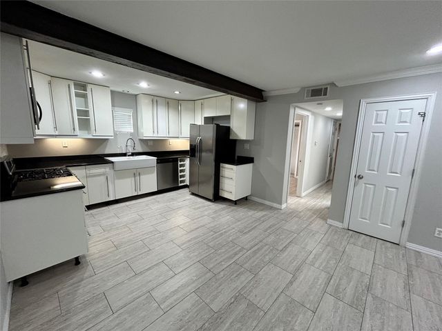 219 Marshall Street 104, Houston, TX 77006