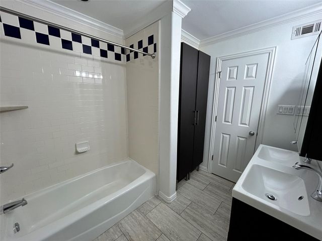 219 Marshall Street 104, Houston, TX 77006