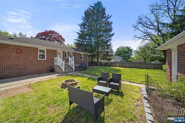 38 Carlson Court, Closter, NJ 07624