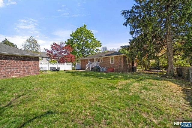 38 Carlson Court, Closter, NJ 07624