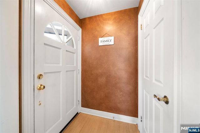 38 Carlson Court, Closter, NJ 07624