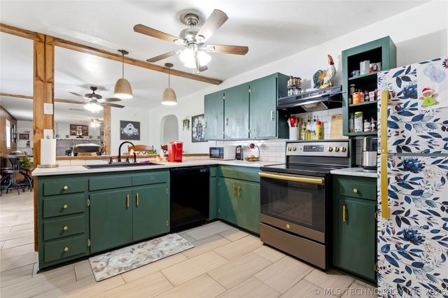 74703 S 320th Road, Wagoner, OK 74467