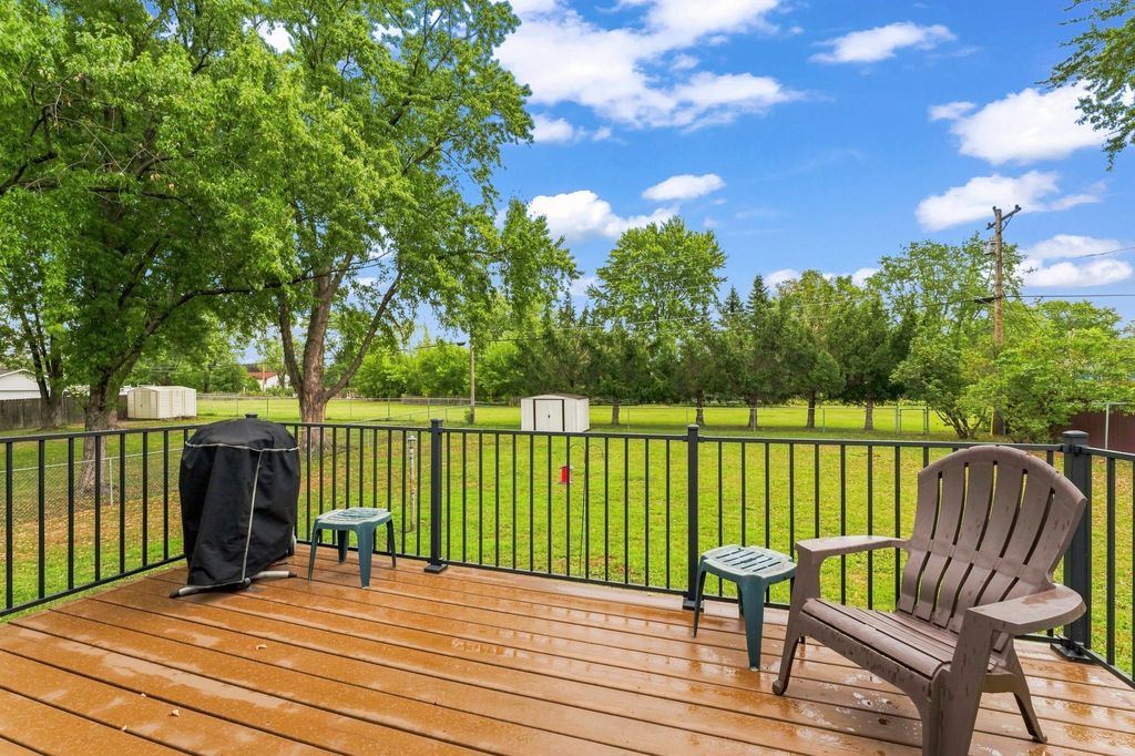 829 Oriole Drive, Apple Valley, MN 55124 — photo 2