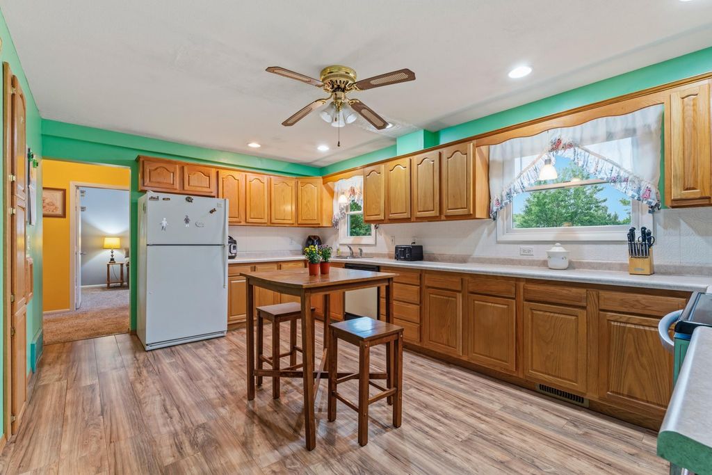 829 Oriole Drive, Apple Valley, MN 55124 — photo 3