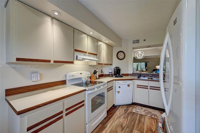 23344 Carolwood Lane 303, Boca Raton, FL 33428