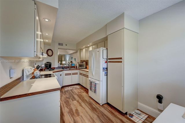 23344 Carolwood Lane 303, Boca Raton, FL 33428