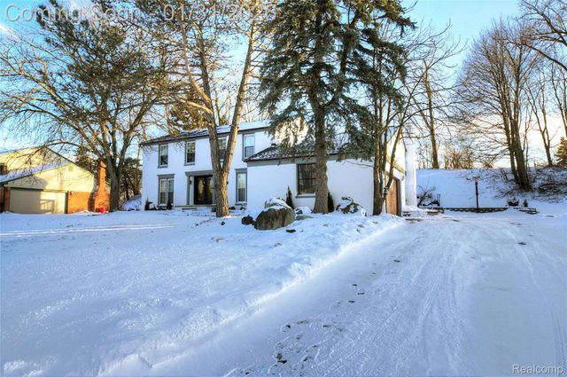 5429 Tequesta Drive, West Bloomfield Charter Township, MI 48323