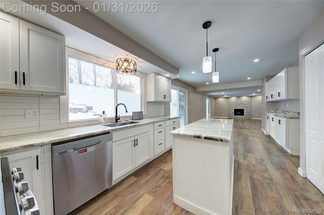 5429 Tequesta Drive, West Bloomfield Charter Township, MI 48323