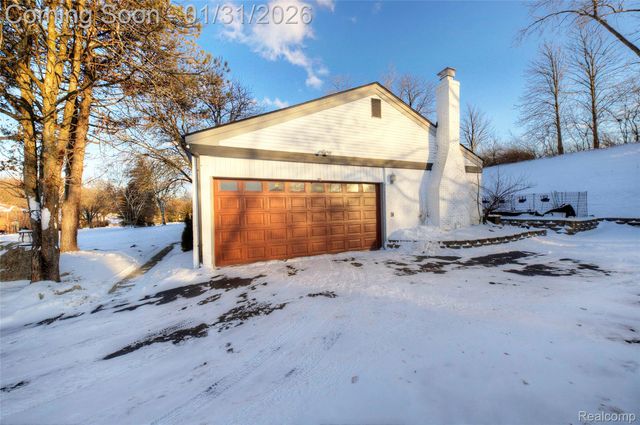 5429 Tequesta Drive, West Bloomfield Charter Township, MI 48323