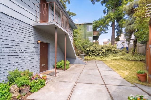 4711 Sand Point Way NE, Seattle, WA 98105