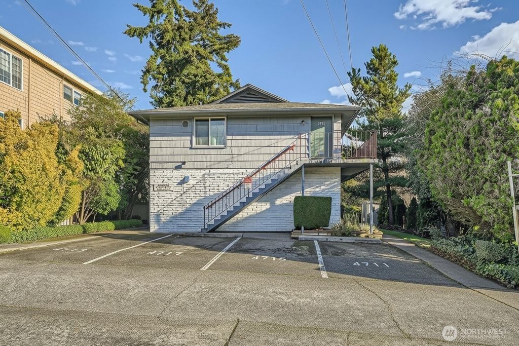4711 Sand Point Way NE, Seattle, WA 98105
