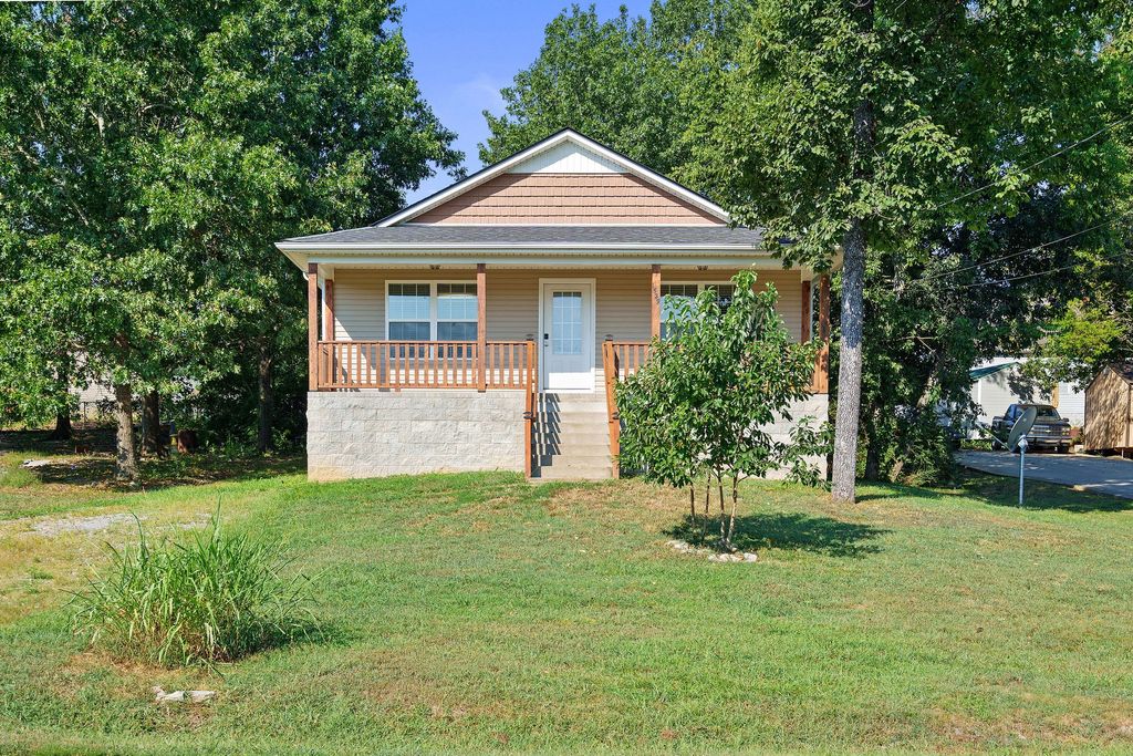 1529 Joanne Cir, Lewisburg, TN 37091