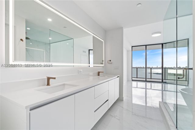 700 NE 24th St 1806, Miami, FL 33137