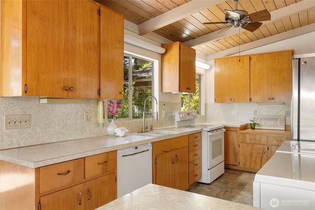 14358 NW Rhoda Lane, Seabeck, WA 98380