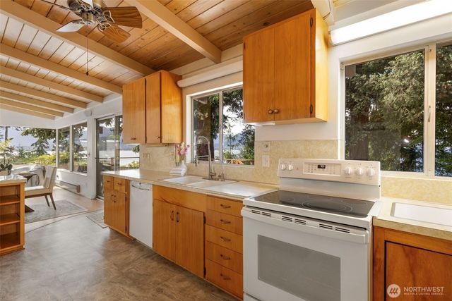14358 NW Rhoda Lane, Seabeck, WA 98380