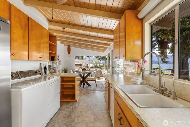 14358 NW Rhoda Lane, Seabeck, WA 98380