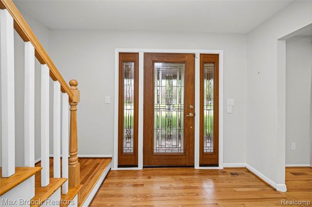 7011 Heather Heath, West Bloomfield, MI 48322