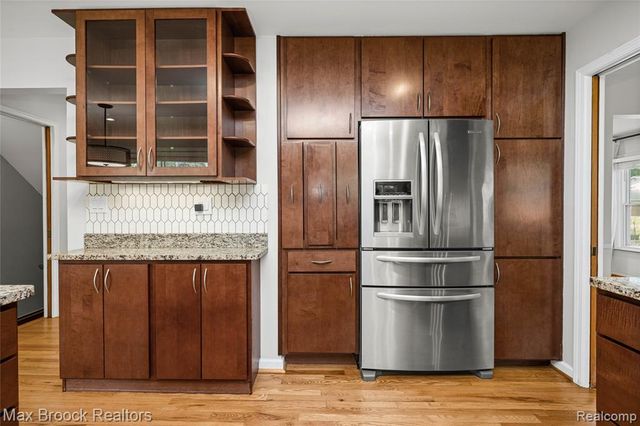 7011 Heather Heath, West Bloomfield, MI 48322