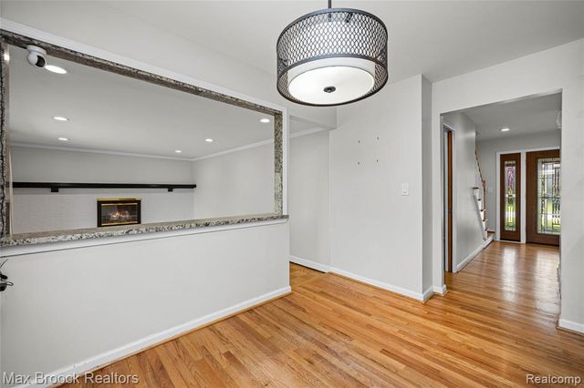 7011 Heather Heath, West Bloomfield, MI 48322
