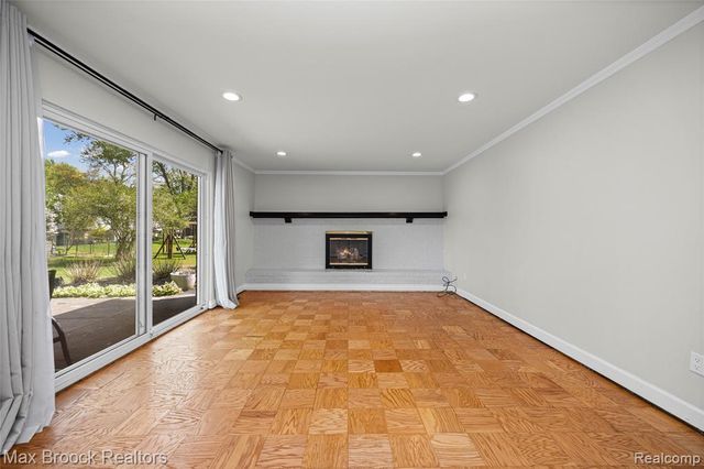 7011 Heather Heath, West Bloomfield, MI 48322