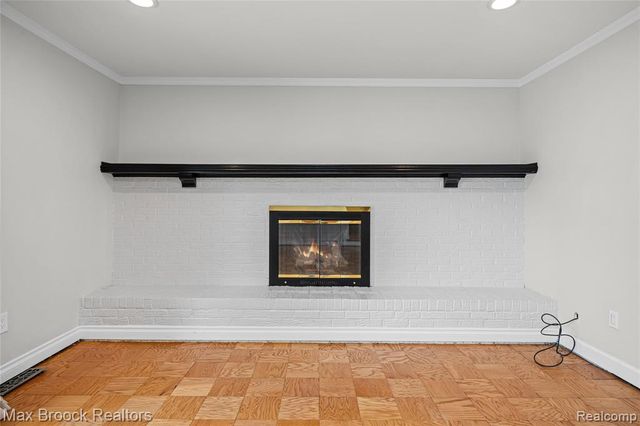 7011 Heather Heath, West Bloomfield, MI 48322