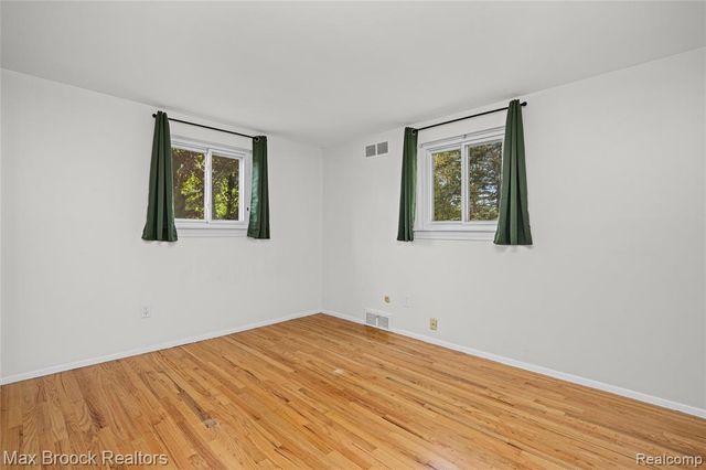 7011 Heather Heath, West Bloomfield, MI 48322
