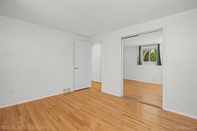 7011 Heather Heath, West Bloomfield, MI 48322