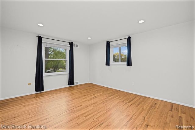 7011 Heather Heath, West Bloomfield, MI 48322