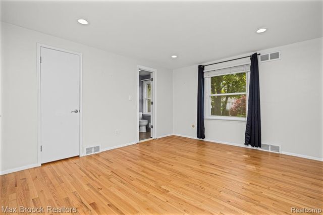 7011 Heather Heath, West Bloomfield, MI 48322