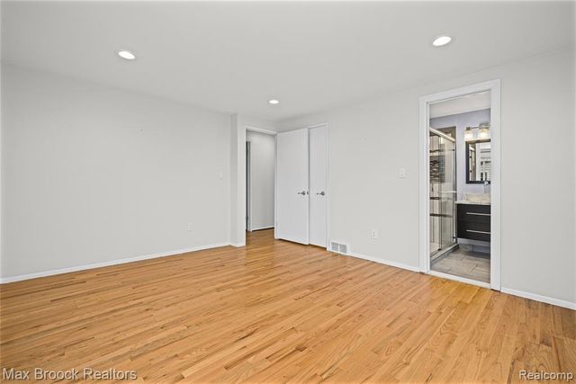7011 Heather Heath, West Bloomfield, MI 48322