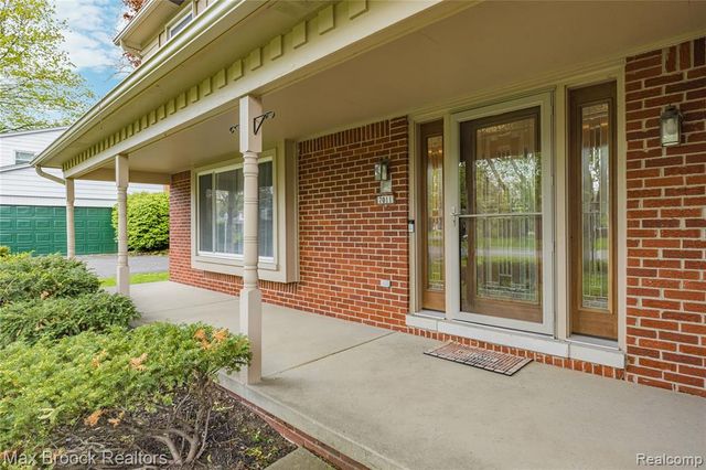 7011 Heather Heath, West Bloomfield, MI 48322