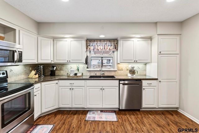 11748 Meredith Avenue, Omaha, NE 68164