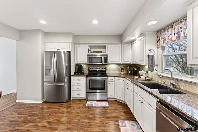 11748 Meredith Avenue, Omaha, NE 68164