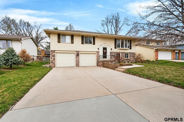 11748 Meredith Avenue, Omaha, NE 68164