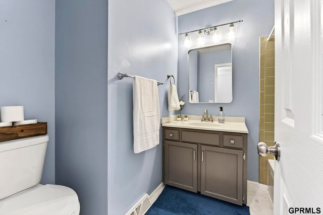 11748 Meredith Avenue, Omaha, NE 68164