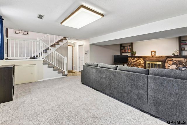 11748 Meredith Avenue, Omaha, NE 68164