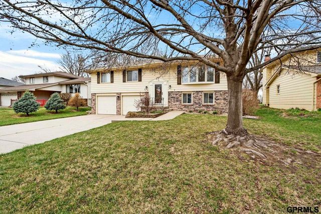 11748 Meredith Avenue, Omaha, NE 68164