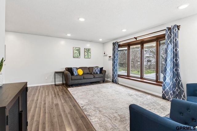 11748 Meredith Avenue, Omaha, NE 68164