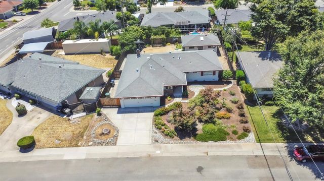 6224 Saint James Dr, Carmichael, CA 95608