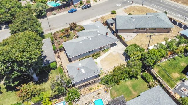 6224 Saint James Dr, Carmichael, CA 95608