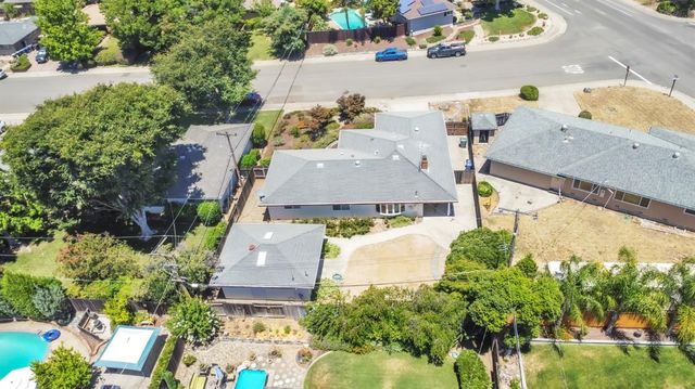 6224 Saint James Dr, Carmichael, CA 95608