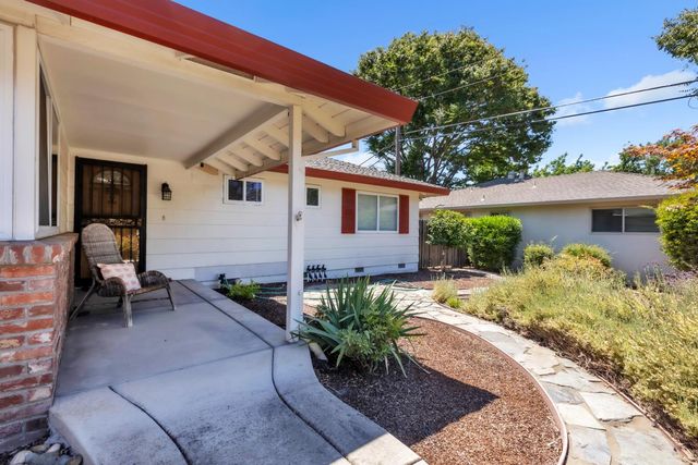 6224 Saint James Dr, Carmichael, CA 95608