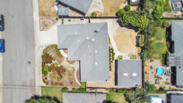 6224 Saint James Dr, Carmichael, CA 95608