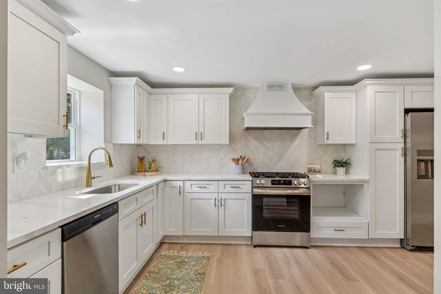 551 HOPEWELL RD, Marlton, NJ 08053
