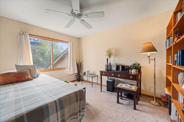 103 Fawn Lane, Elgin, IL 60120